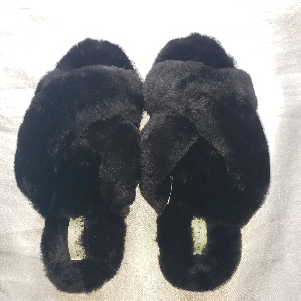 PATRICIA GREEN Mt. Hood Shearling Crisscross Slippers - Picture 3 of 7